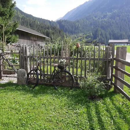 Althaus 1 By Interhome Apartmán Neukirchen am Großvenediger